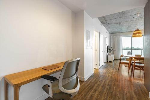 Boudoir - 511-8 Av. Donegani, Pointe-Claire, QC - Indoor Photo Showing Dining Room