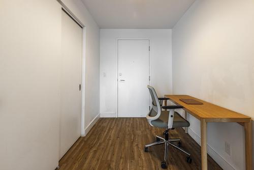 Boudoir - 511-8 Av. Donegani, Pointe-Claire, QC - Indoor Photo Showing Office