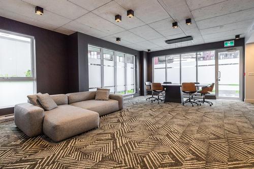 Salle communautaire - 511-8 Av. Donegani, Pointe-Claire, QC - Indoor