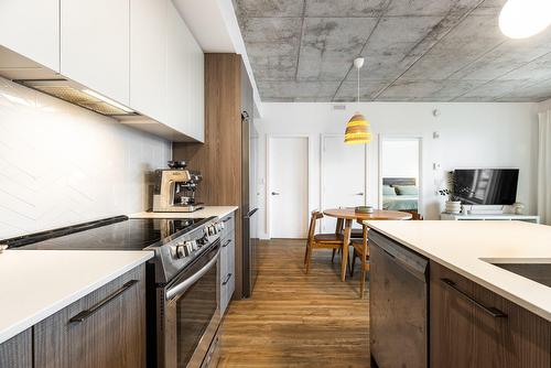 Cuisine - 511-8 Av. Donegani, Pointe-Claire, QC - Indoor Photo Showing Kitchen