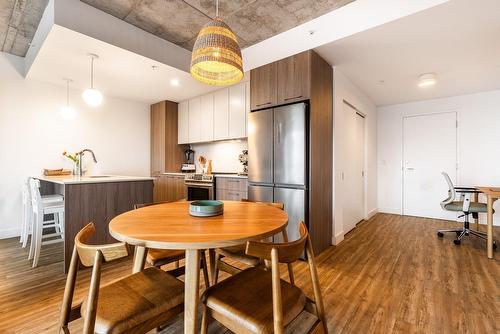 Salle à manger - 511-8 Av. Donegani, Pointe-Claire, QC - Indoor Photo Showing Dining Room