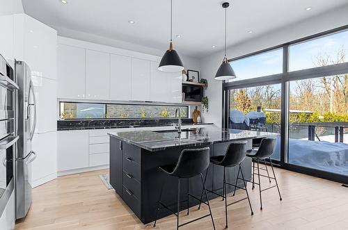 Cuisine - 4009 Rue Des Bolets, Saint-Bruno-De-Montarville, QC - Indoor Photo Showing Kitchen With Upgraded Kitchen