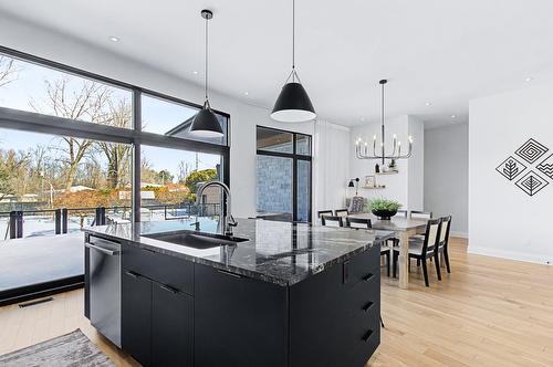 Cuisine - 4009 Rue Des Bolets, Saint-Bruno-De-Montarville, QC - Indoor Photo Showing Kitchen With Upgraded Kitchen