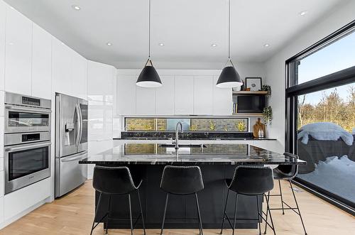 Cuisine - 4009 Rue Des Bolets, Saint-Bruno-De-Montarville, QC - Indoor Photo Showing Kitchen With Upgraded Kitchen