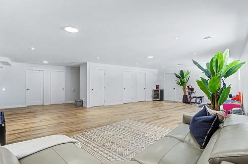 Salle familiale - 4009 Rue Des Bolets, Saint-Bruno-De-Montarville, QC - Indoor Photo Showing Other Room