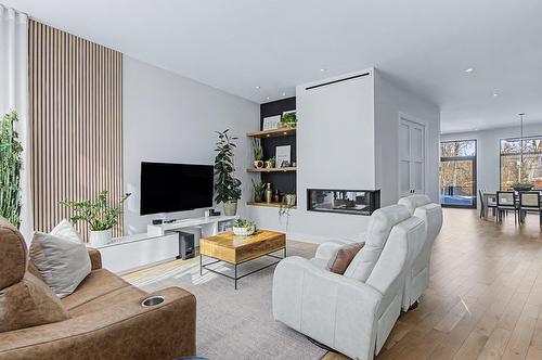 Salon - 4009 Rue Des Bolets, Saint-Bruno-De-Montarville, QC - Indoor Photo Showing Living Room