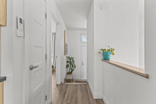 Corridor - 27 64E Avenue O., Saint-Paul-De-L'Île-Aux-Noix, QC - Indoor Photo Showing Other Room