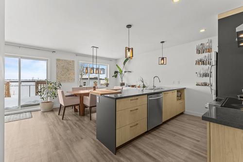 Cuisine - 27 64E Avenue O., Saint-Paul-De-L'Île-Aux-Noix, QC - Indoor Photo Showing Kitchen With Upgraded Kitchen
