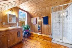 Salle de bains attenante à la CCP - 