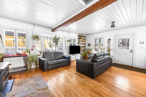 Salon - 3 Av. St-Joseph, Saint-Ours, QC - Indoor Photo Showing Living Room
