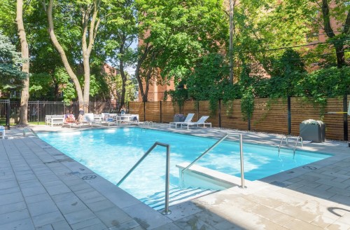 Pool - 604-4800 Boul. De Maisonneuve O., Westmount, QC - Outdoor With In Ground Pool With Backyard
