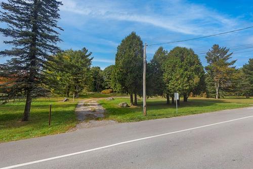 Exterior entrance - Côte St-Charles, Saint-Lazare, QC 