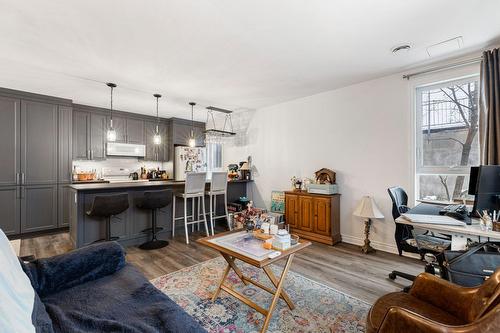 Salon - 202-3561 Rue De Rouen, Montréal (Mercier/Hochelaga-Maisonneuve), QC - Indoor Photo Showing Living Room