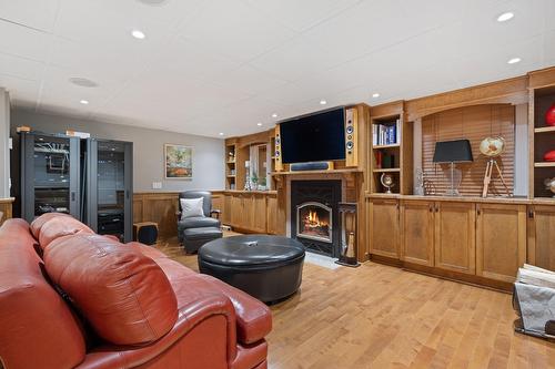 Salle familiale - 3337 Place Alfred-Laliberté, Sherbrooke (Les Nations), QC - Indoor With Fireplace