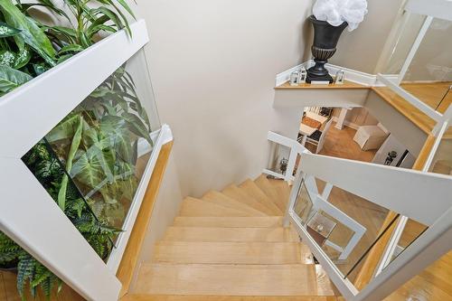 Escalier - 320 Rue Brion, Saint-Amable, QC - Indoor Photo Showing Other Room