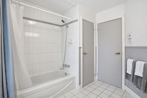 Salle de bains - 320 Rue Brion, Saint-Amable, QC - Indoor Photo Showing Bathroom