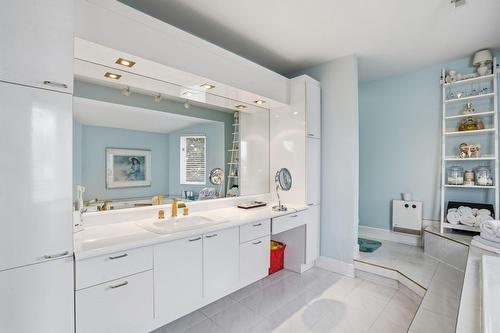 Salle de bains attenante à la CCP - 320 Rue Brion, Saint-Amable, QC - Indoor Photo Showing Bathroom
