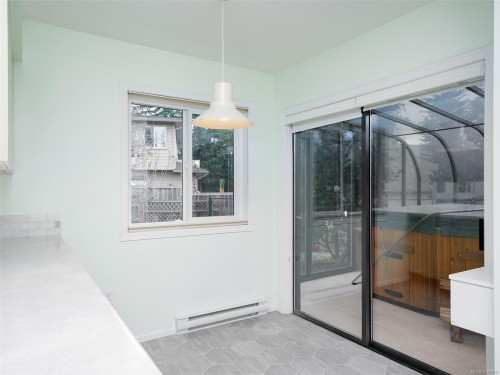 4220 Wakefield Pl, Saanich, BC 