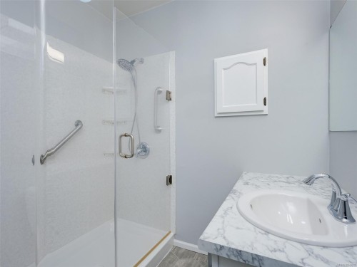 4220 Wakefield Pl, Saanich, BC 