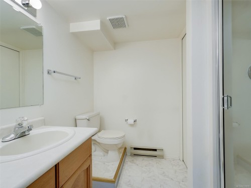 4220 Wakefield Pl, Saanich, BC 