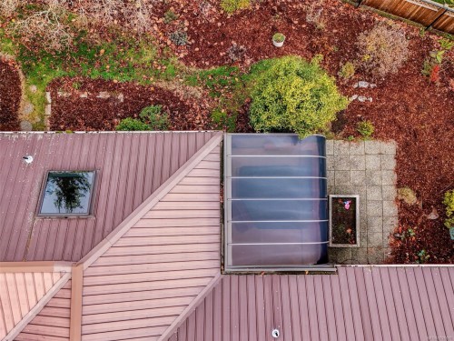 4220 Wakefield Pl, Saanich, BC 