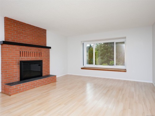 4220 Wakefield Pl, Saanich, BC 