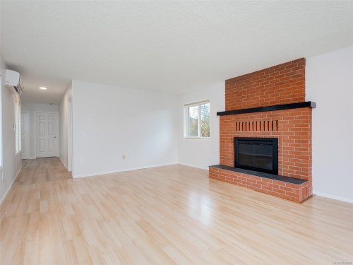 4220 Wakefield Pl, Saanich, BC 