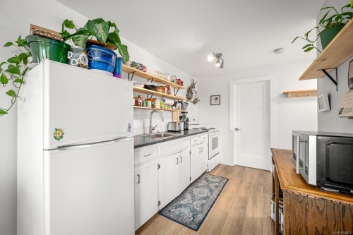 3491 Millard Rd, Courtenay, BC 