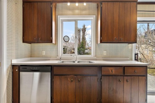 1806 Feltham Rd, Saanich, BC 