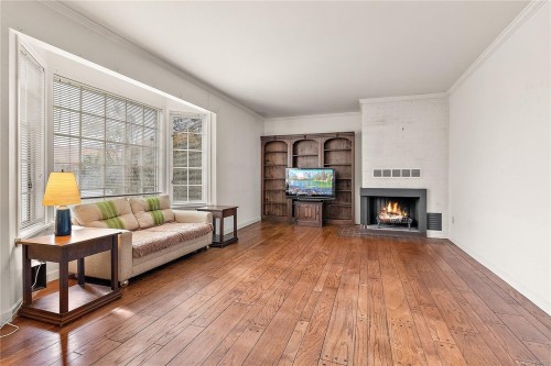 1806 Feltham Rd, Saanich, BC 