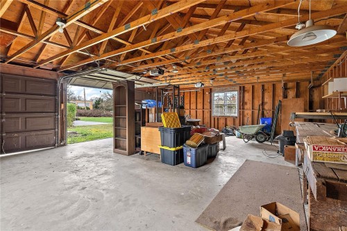 1806 Feltham Rd, Saanich, BC 