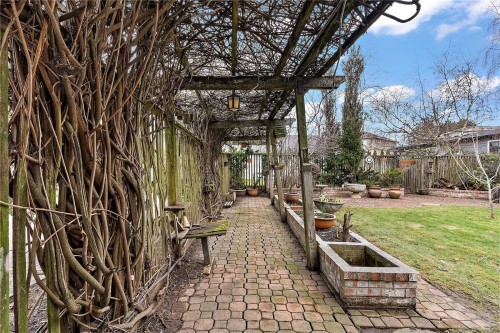 1806 Feltham Rd, Saanich, BC 