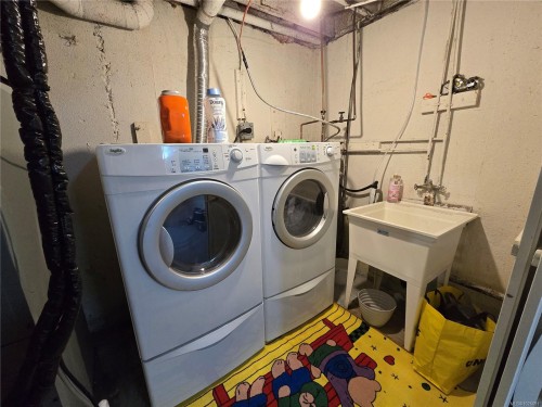 7312 Pine Dr, Port Hardy, BC 