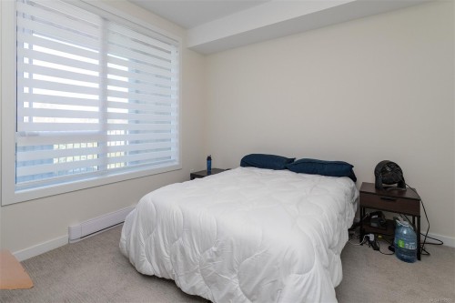 209-1588 North Dairy Rd, Saanich, BC - Indoor Photo Showing Bedroom