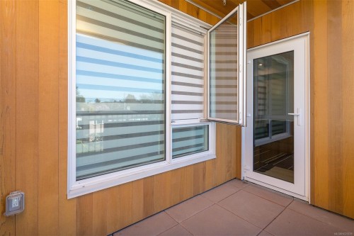 209-1588 North Dairy Rd, Saanich, BC - Outdoor With Exterior