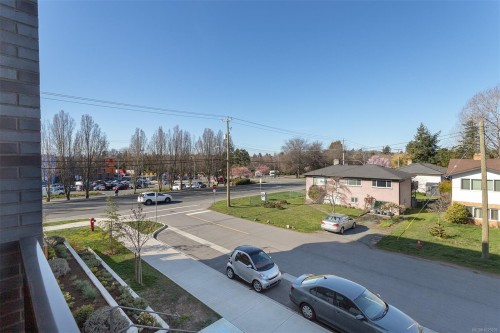 209-1588 North Dairy Rd, Saanich, BC - Outdoor