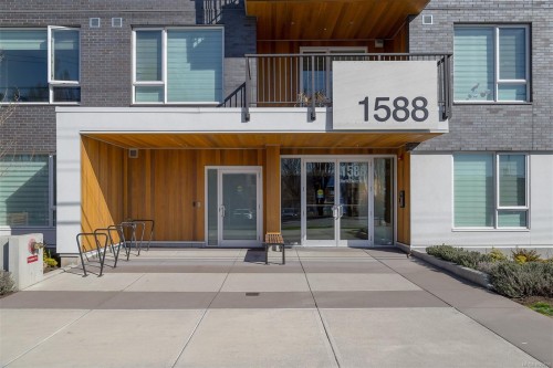 209-1588 North Dairy Rd, Saanich, BC - Outdoor With Balcony