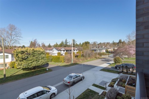 209-1588 North Dairy Rd, Saanich, BC - Outdoor
