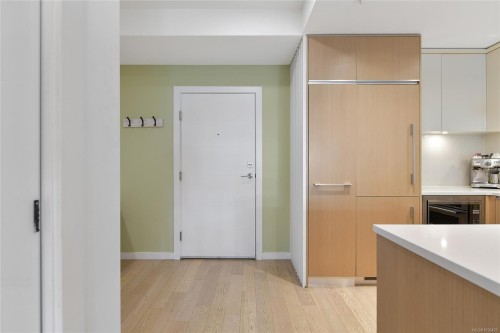 211-1033 Cook St, Victoria, BC - Indoor