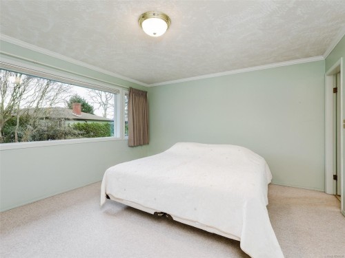 4010 Hollyridge Pl, Saanich, BC 