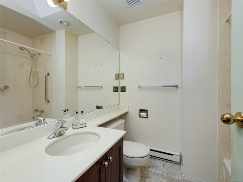 4010 Hollyridge Pl, Saanich, BC 