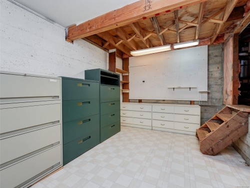 4010 Hollyridge Pl, Saanich, BC 