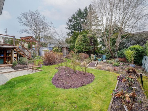 4010 Hollyridge Pl, Saanich, BC 