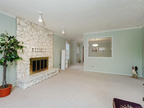 4010 Hollyridge Pl, Saanich, BC 