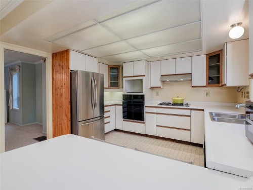 4010 Hollyridge Pl, Saanich, BC 