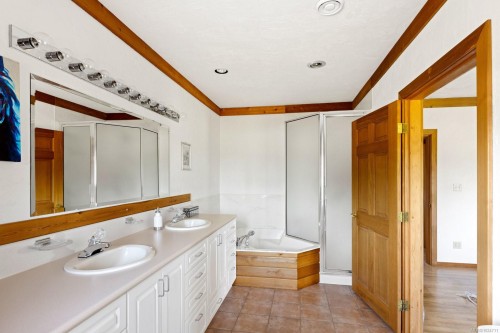 9775 West Saanich Rd, North Saanich, BC 