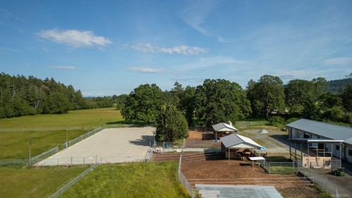 9775 West Saanich Rd, North Saanich, BC 