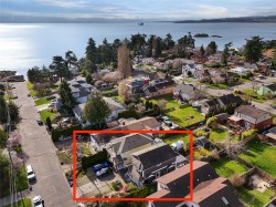 486 Foster St  Esquimalt, BC V9A 6R7