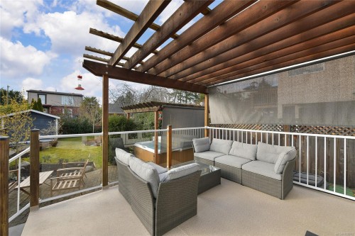 486 Foster St, Esquimalt, BC 