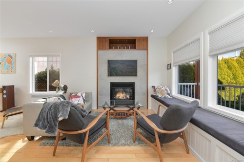 486 Foster St, Esquimalt, BC 